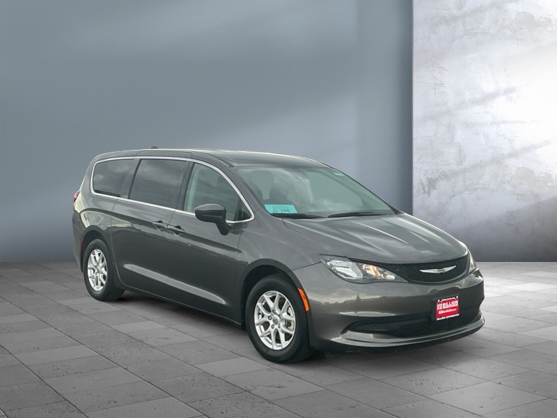 2023 Chrysler Voyager