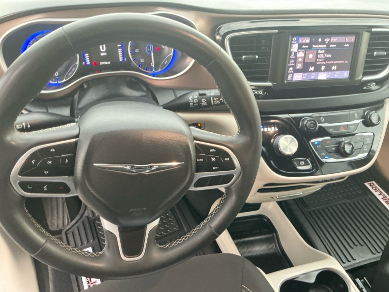 2023 Chrysler Voyager