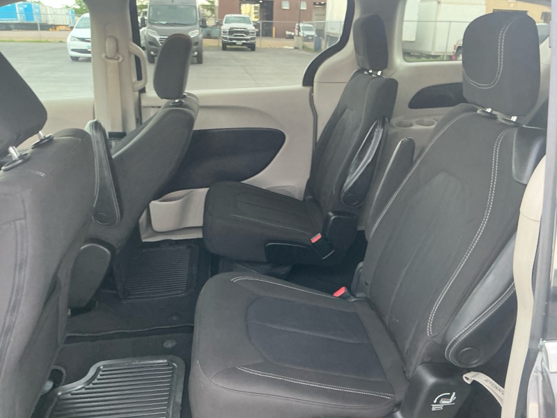 2023 Chrysler Voyager