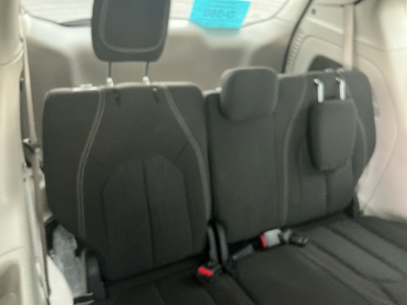 2023 Chrysler Voyager