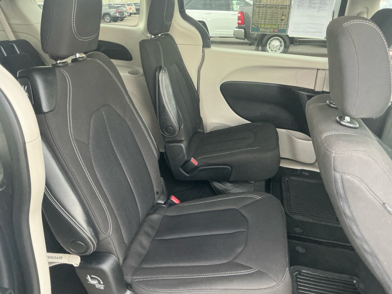 2023 Chrysler Voyager