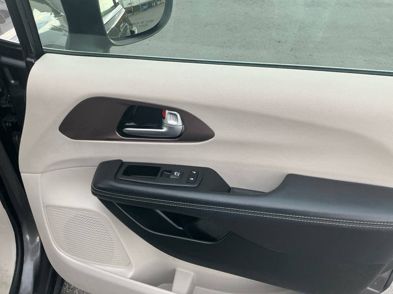 2023 Chrysler Voyager