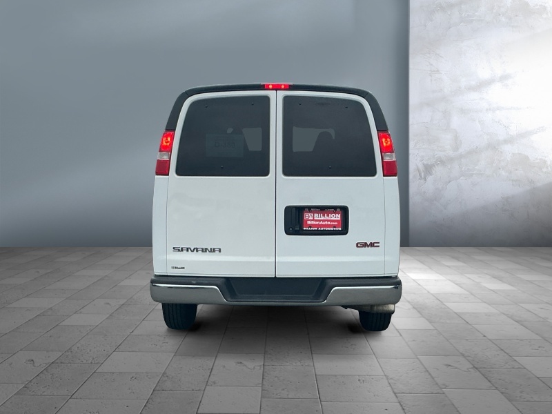 2025 GMC Savana Passenger