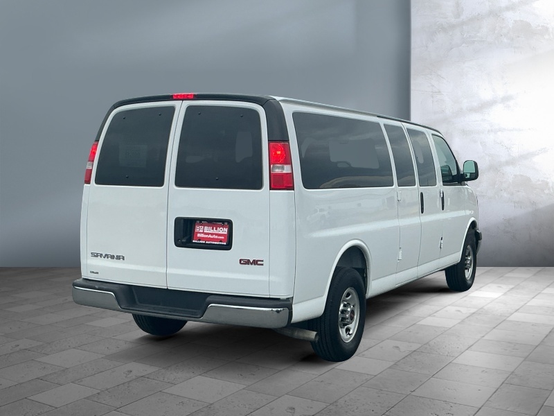 2025 GMC Savana Passenger
