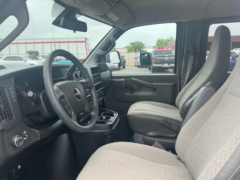 2025 GMC Savana Passenger