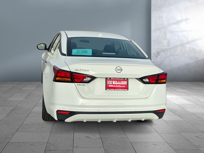 2025 Nissan Altima