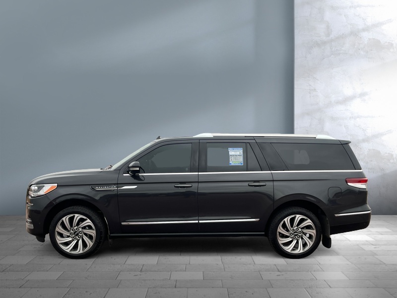 2022 Lincoln Navigator L