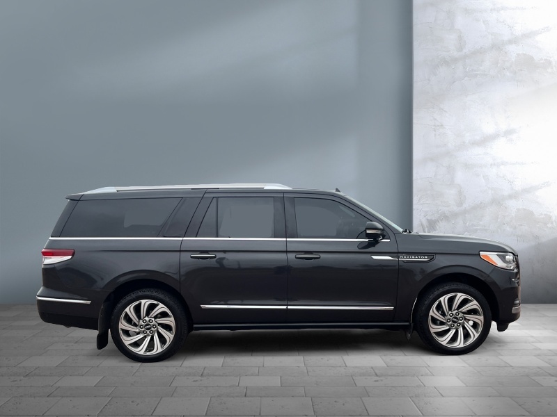 2022 Lincoln Navigator L