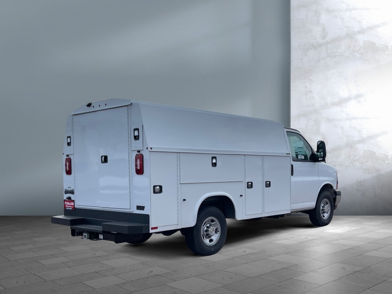 2024 Chevrolet Express Commercial Cutaway