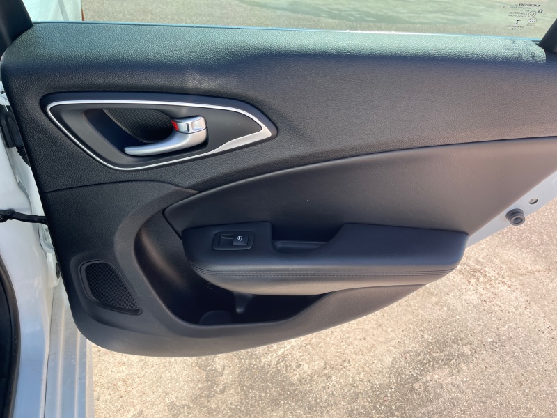 2015 Chrysler 200
