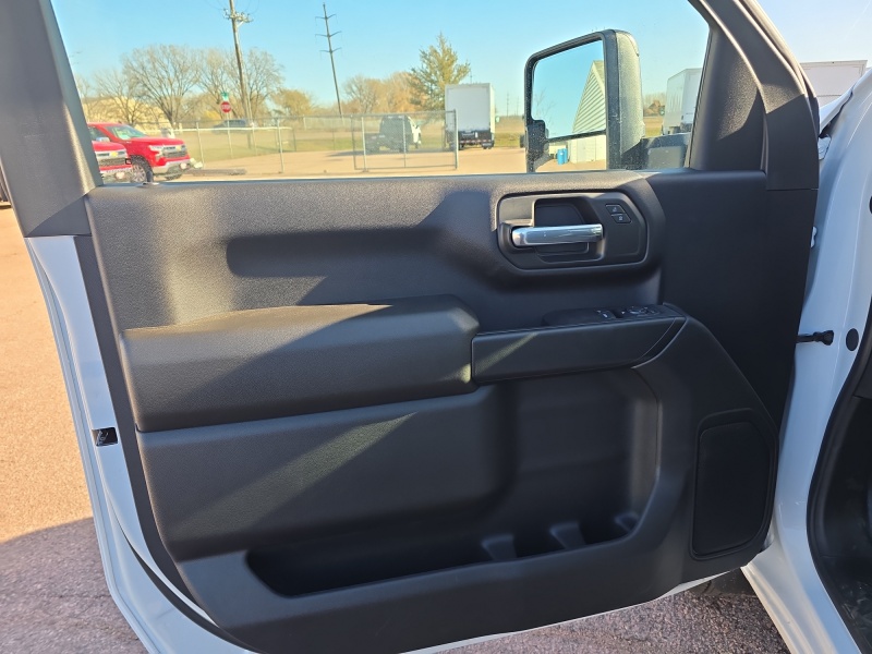 2025 Chevrolet Silverado 3500HD CC