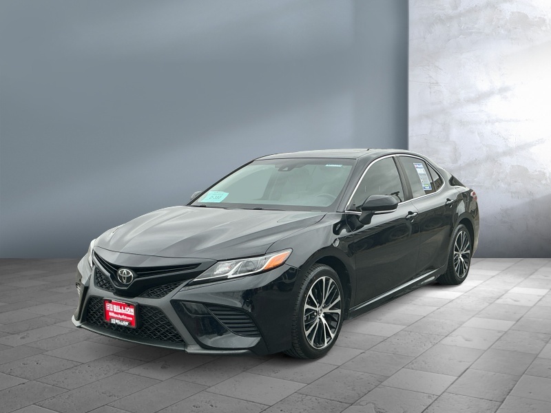 Used 2018 Toyota Camry SE Car