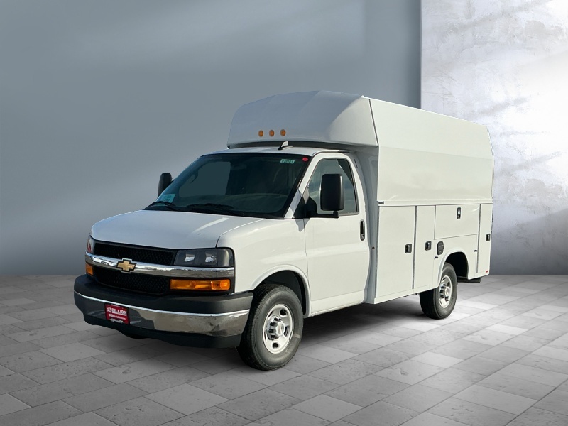 New 2025 Chevrolet Express Commercial Cutaway 3500 Van 139 Vans