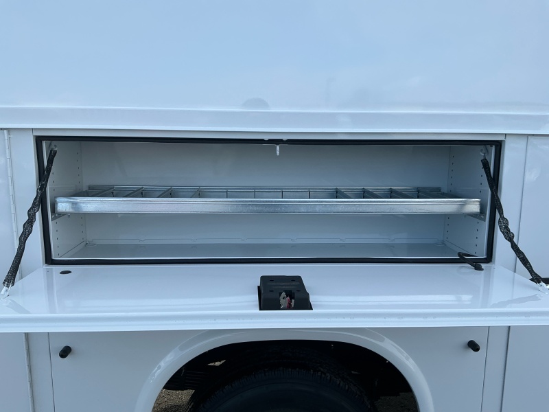 2025 Chevrolet Express Commercial Cutaway