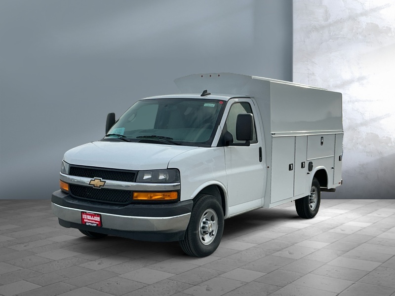 New 2025 Chevrolet Express Commercial Cutaway 3500 Van 139 Vans