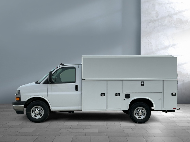 2025 Chevrolet Express Commercial Cutaway