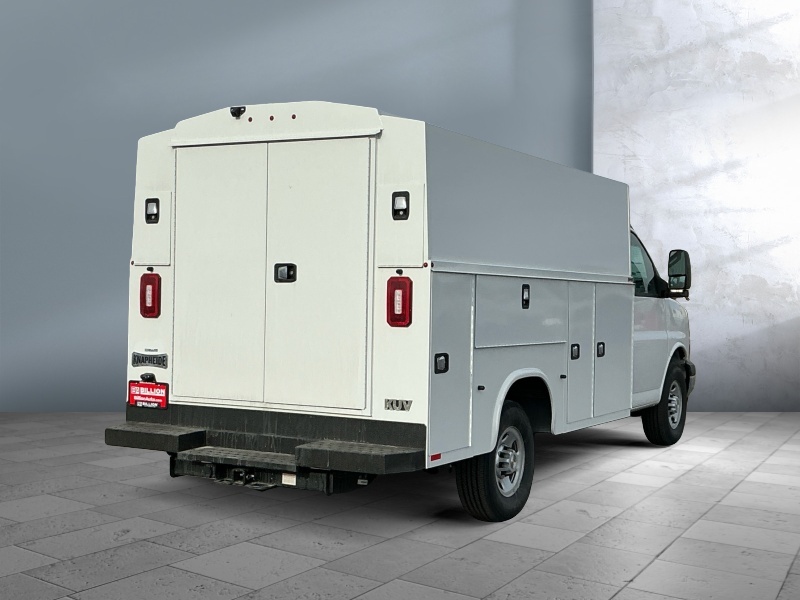 2025 Chevrolet Express Commercial Cutaway