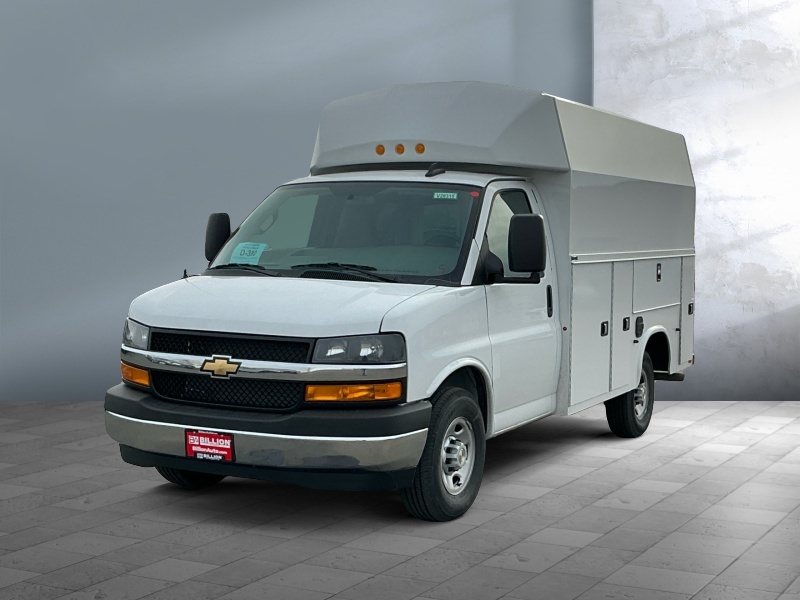 New 2025 Chevrolet Express Commercial Cutaway 3500 Van 139 Vans