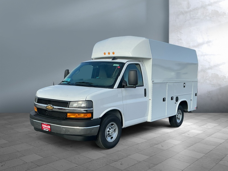 New 2025 Chevrolet Express Commercial Cutaway 3500 Van 139 Vans