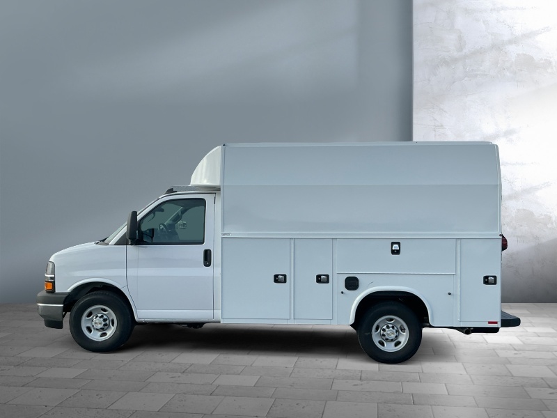 2025 Chevrolet Express Commercial Cutaway