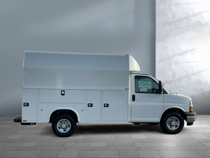 2025 Chevrolet Express Commercial Cutaway