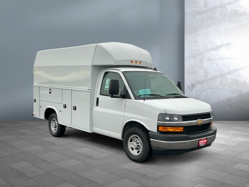 2025 Chevrolet Express Commercial Cutaway