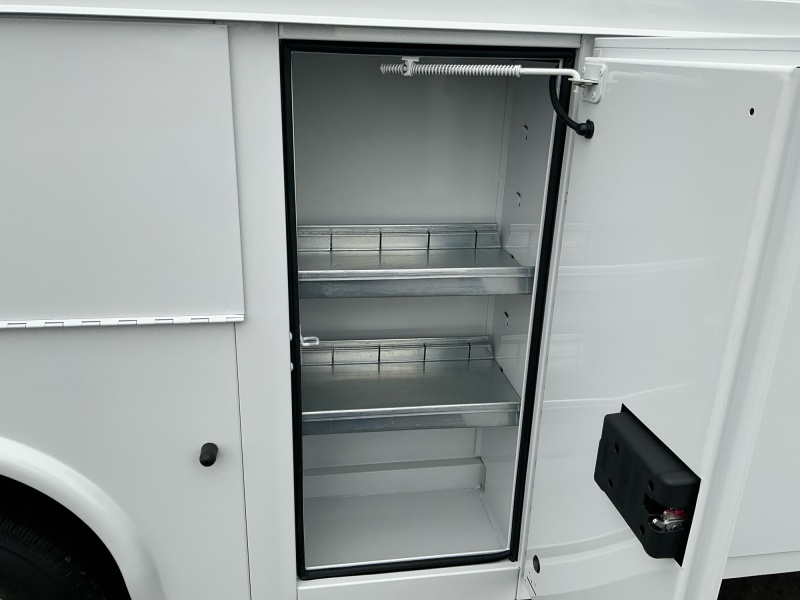 2025 Chevrolet Express Commercial Cutaway