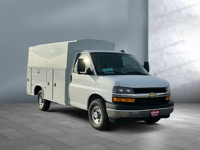 2025 Chevrolet Express Commercial Cutaway