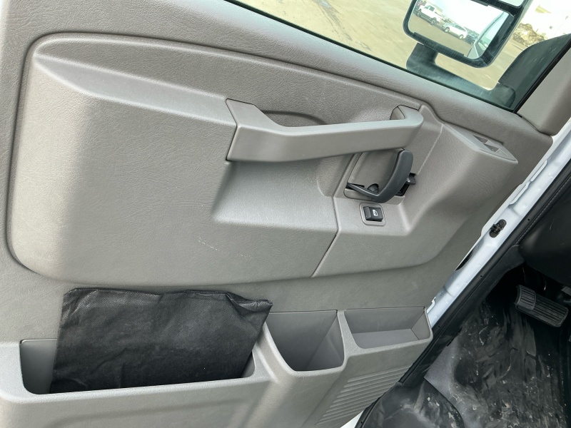 2025 Chevrolet Express Commercial Cutaway