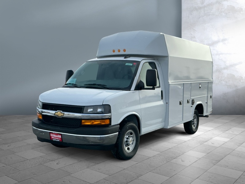 New 2025 Chevrolet Express Commercial Cutaway 3500 Van 139 Vans