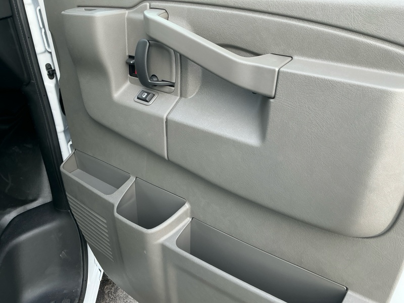 2025 Chevrolet Express Commercial Cutaway