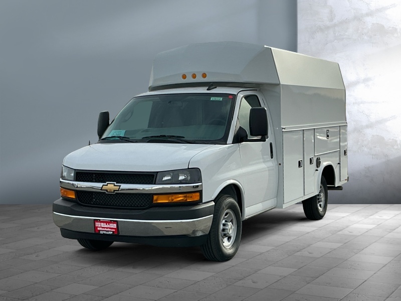New 2025 Chevrolet Express Commercial Cutaway 3500 Van 139 Vans