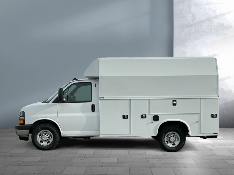 2025 Chevrolet Express Commercial Cutaway