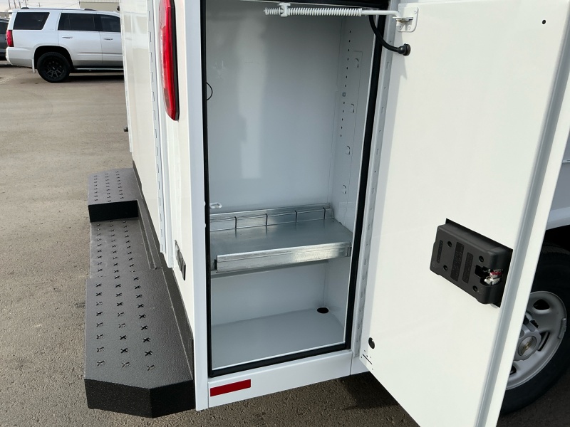 2025 Chevrolet Express Commercial Cutaway