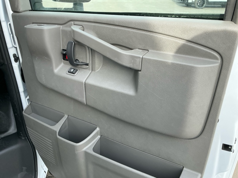 2025 Chevrolet Express Commercial Cutaway