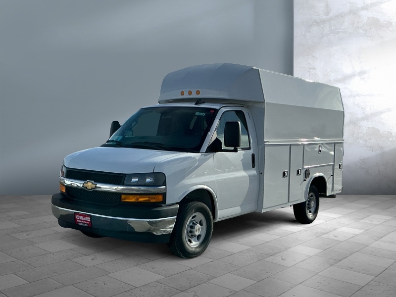 New 2025 Chevrolet Express Commercial Cutaway 3500 Van 139 Vans