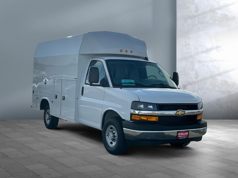 2025 Chevrolet Express Commercial Cutaway