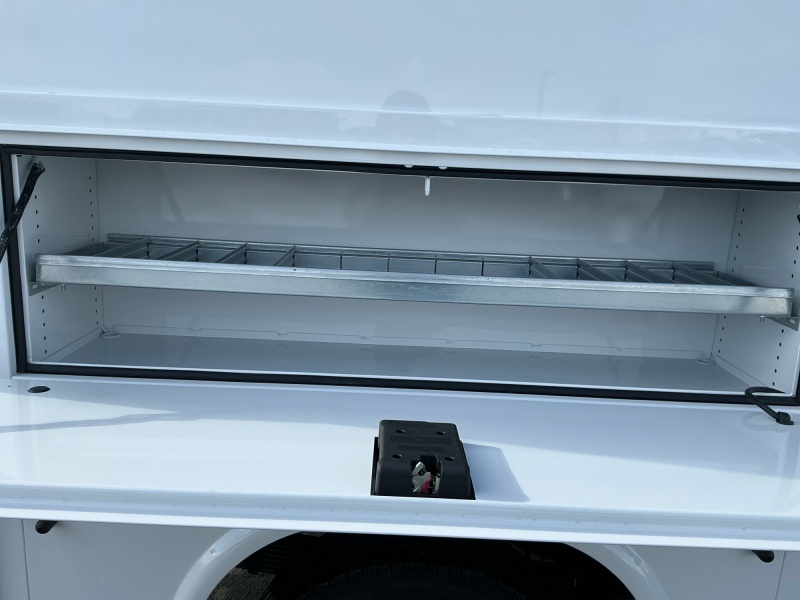 2025 Chevrolet Express Commercial Cutaway