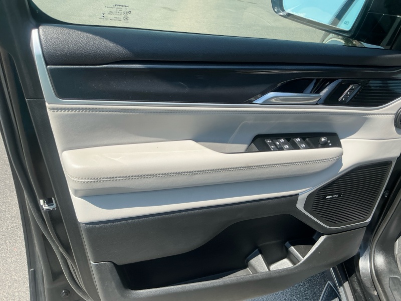 2022 Jeep Wagoneer