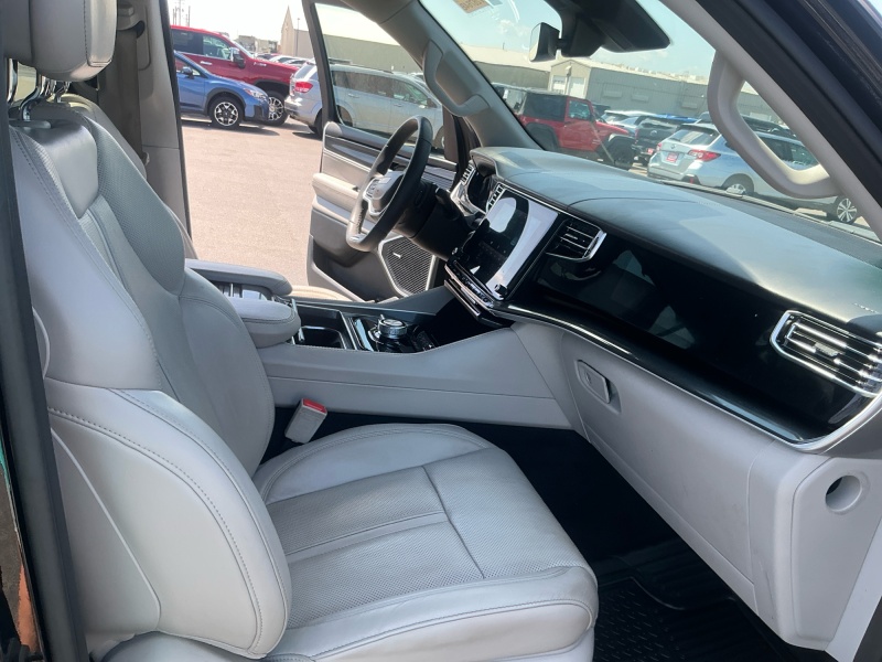 2022 Jeep Wagoneer