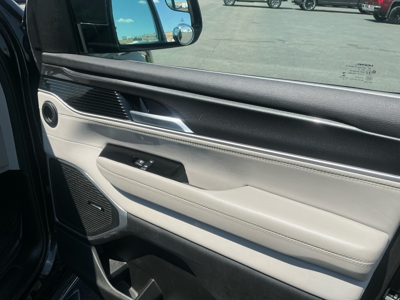 2022 Jeep Wagoneer