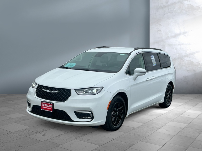 Used 2022 Chrysler Pacifica Touring L Vans
