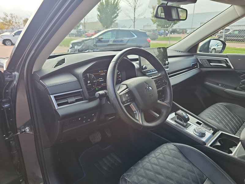 2025 Mitsubishi Outlander Plug-In Hybrid