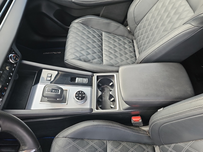 2025 Mitsubishi Outlander Plug-In Hybrid
