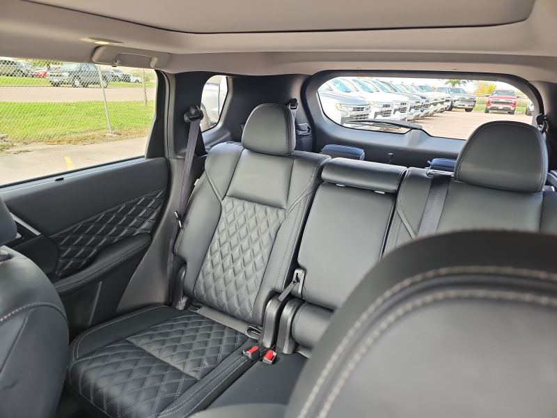 2025 Mitsubishi Outlander Plug-In Hybrid