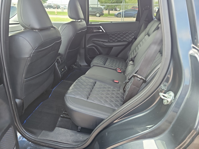 2025 Mitsubishi Outlander Plug-In Hybrid