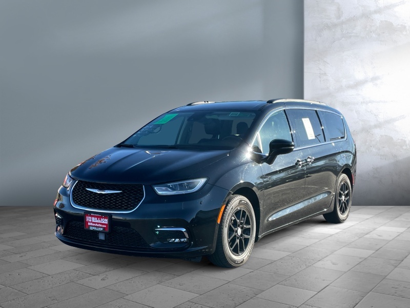 Used 2022 Chrysler Pacifica Touring L Van