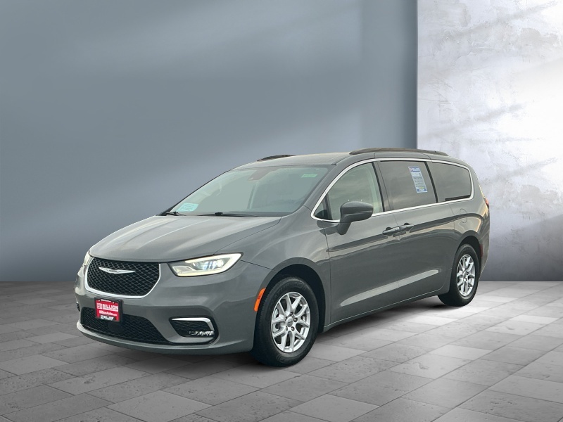 Used 2022 Chrysler Pacifica Touring L Vans