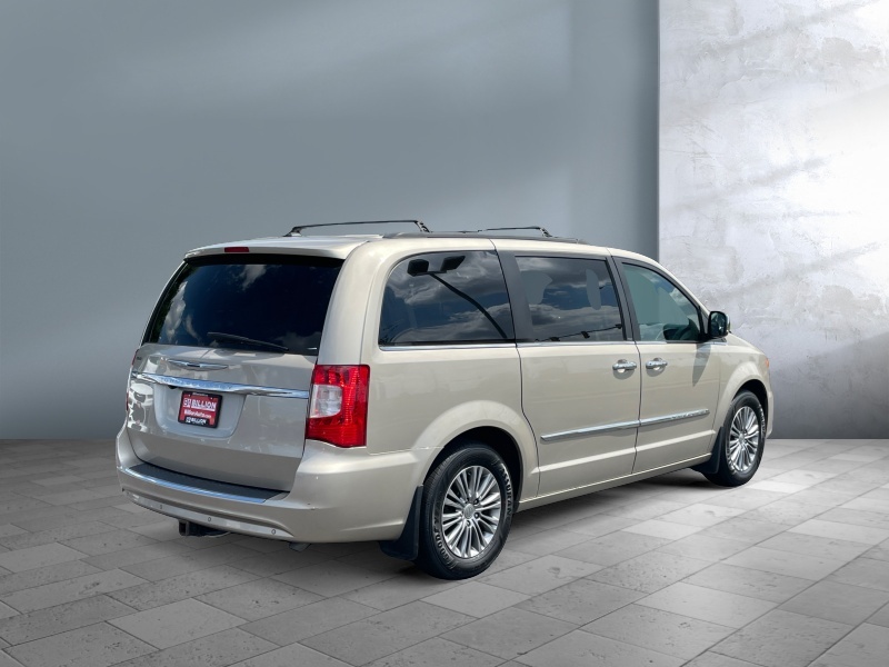 2013 Chrysler Town and Country