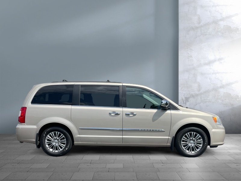 2013 Chrysler Town and Country